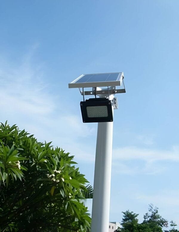 Refletor Solar LED 100w Auto Recarregável Branco Frio Prova D'água (2)